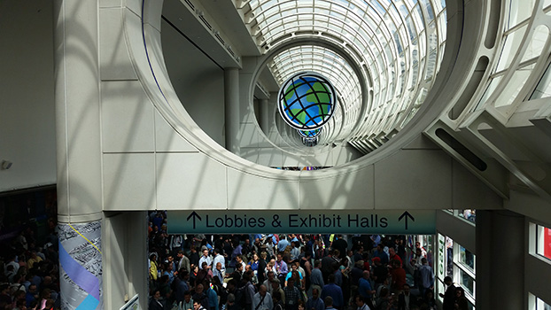 Crowds arrive to register (Credit: Eric Gakstatter)