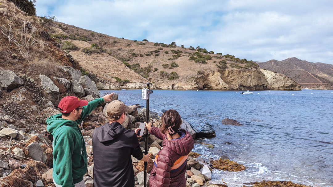 USC SSI GIST graduate students collect field data with the Eos Arrow 100 submeter GNSS receiver during the field excursion week of the Spatial Data Aquisition course in the fall of 2022. (Credit: Laura Loyola)