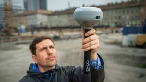 The Emlid Reach RS4 Pro GNSS receiver in the field. (Photo: Emlid)