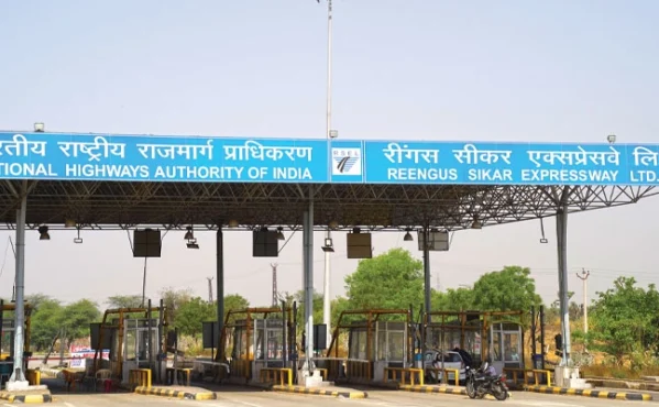 Photo: Getty Images / Toll Booth / Shimbuistock