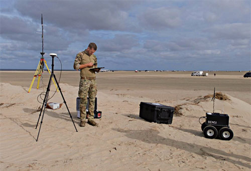 Figure 2 The BENSI system being configured by the operator 
during the beach landing preparation at Rømø, Denmark.