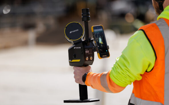 Topcon's new CR-S1 hanadheld scanner is now available. (Credit: Topcon)