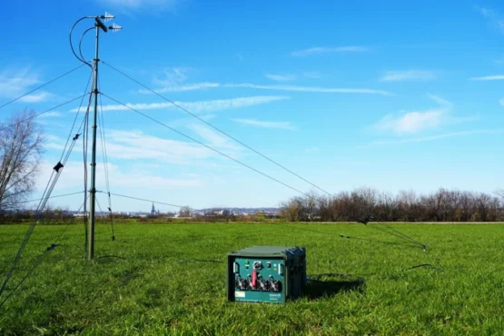 SkyBarrier with antenna. (Credit: Hensoldt)
