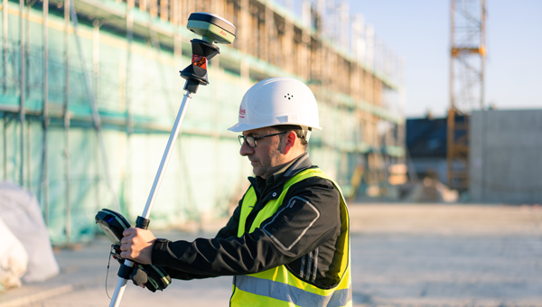 2.	Advances in receiver technology have reduced size, cost, and power consumption, enabling high-precision GNSS to move beyond its traditional domain. Shown here is the Leica GS05 GNSS RTK rover being used as a SmartPole for integrated GNSS and total station measurements. (Credit: Leica Geosystems) 